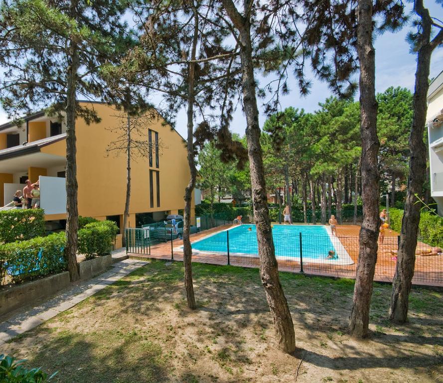 Residence Cinzia Pool Bibione Exterior photo