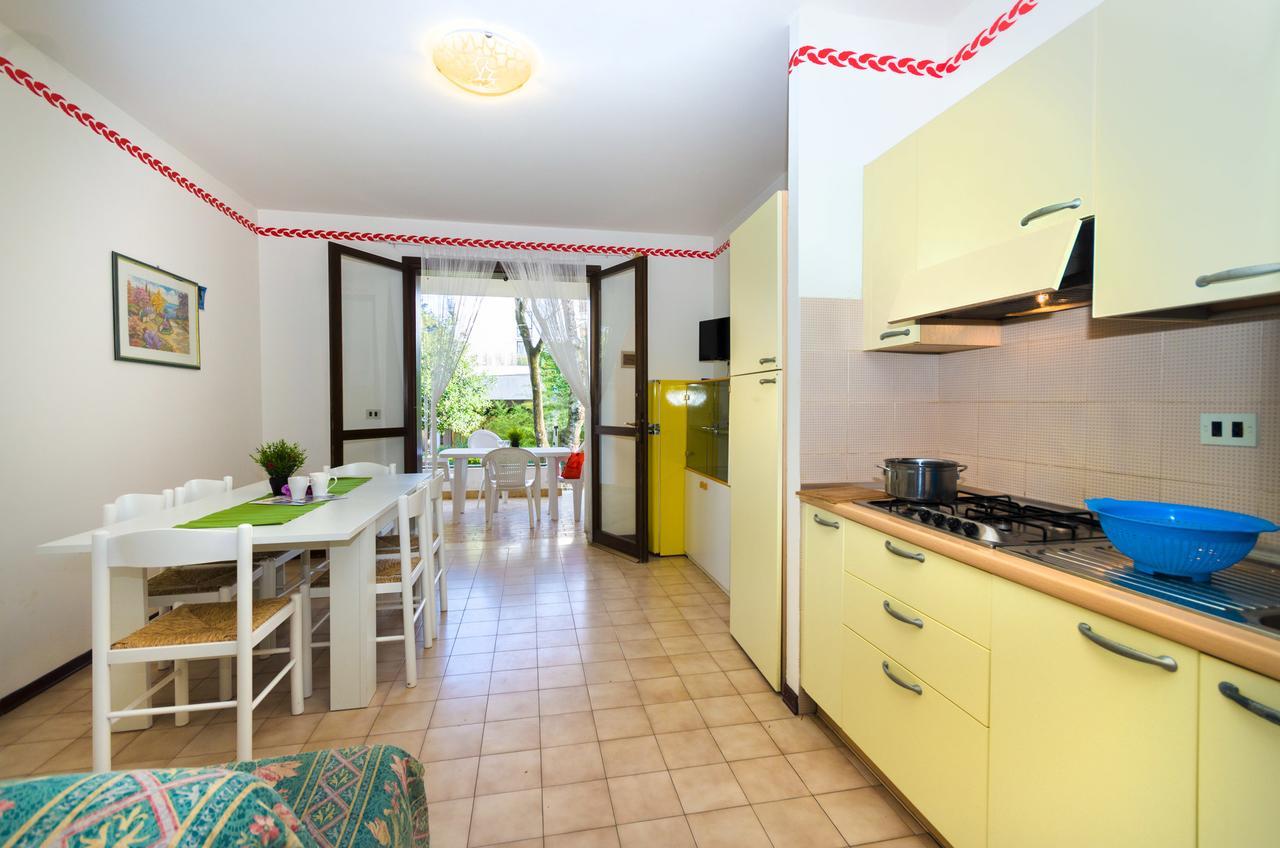 Residence Cinzia Pool Bibione Exterior photo